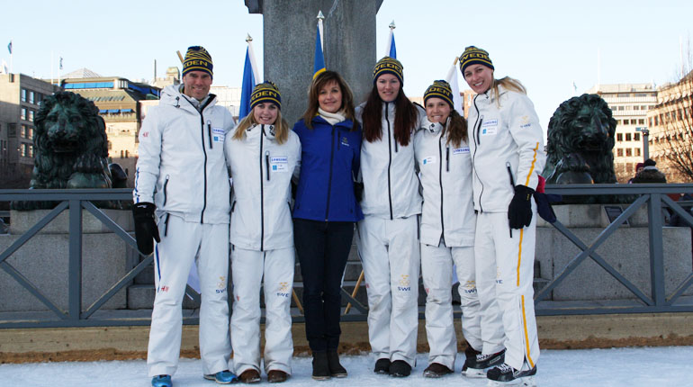 Tord Wikstén, Tina Enström, Nathalie Larsson, Sara Hector och Danijela Rundqvist var några av de svenska olympier som deltog. I mitten, Cecilia Bergendahl, VD för Novamedia Sverige som driver Postkodlotteriet. Foto: SOK