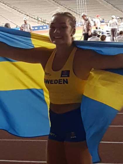 Rebecka Krüeger tog brons i stavhopp vid Europaungdoms-OS i Baku. Foto: SOK.