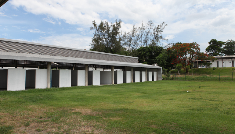 Stallplatser intill ridsportens OS-arenor i Rio De Janeiro. Foto: SOK