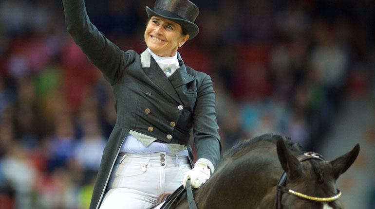Tinne Vilhelmson-Silfvén med hästen Don Auriello (även kallad Anton) var mycket nöjd efter sin pallplats. Foto: FEI/Arnd Bronkhorst/Pool Pic Disclaimer